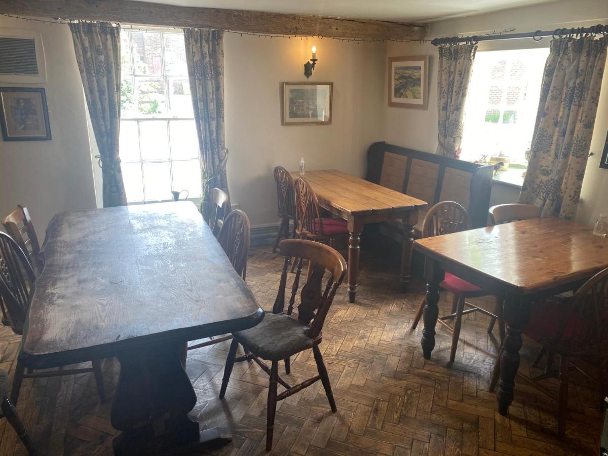 The Coach And Horses Bed & Breakfast Winchester Ngoại thất bức ảnh