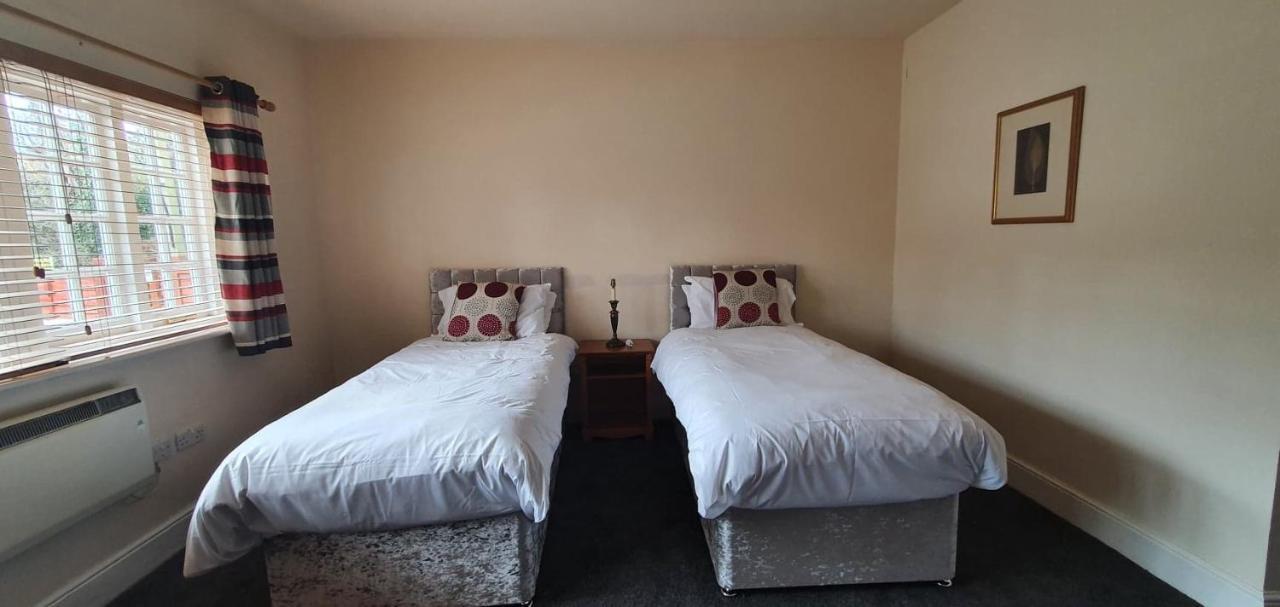 The Coach And Horses Bed & Breakfast Winchester Ngoại thất bức ảnh