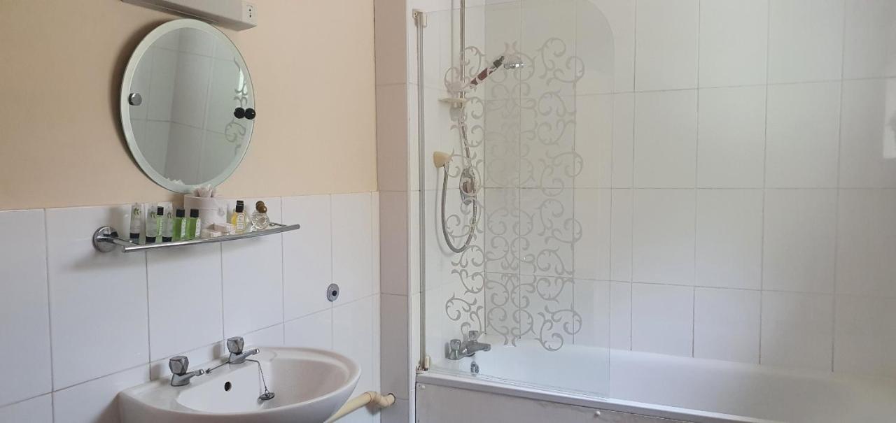 The Coach And Horses Bed & Breakfast Winchester Ngoại thất bức ảnh