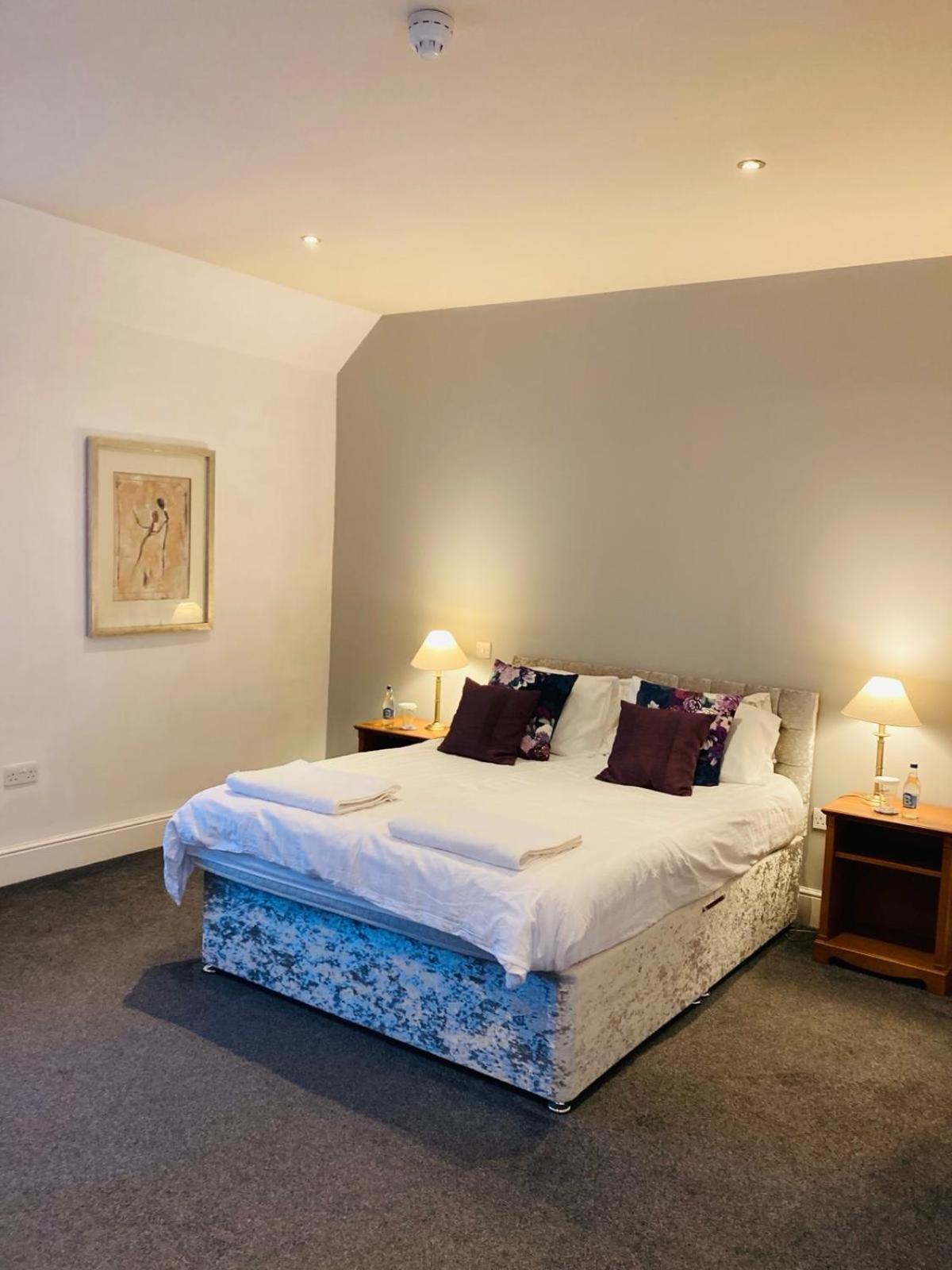 The Coach And Horses Bed & Breakfast Winchester Ngoại thất bức ảnh